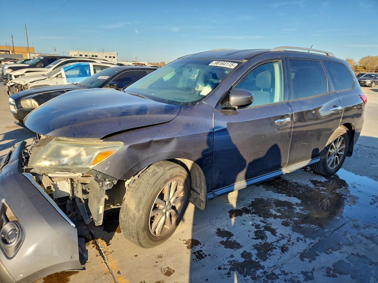 2014 Nissan Pathfinder SV, VIN 5N1AR2MM3EC724320 — Front end