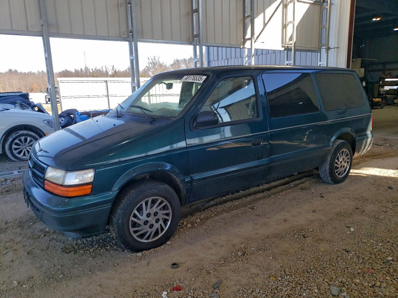 1995 Dodge Caravan Grand SE, VIN 1B4GH44RXSX639968 — Minor dents and scratches