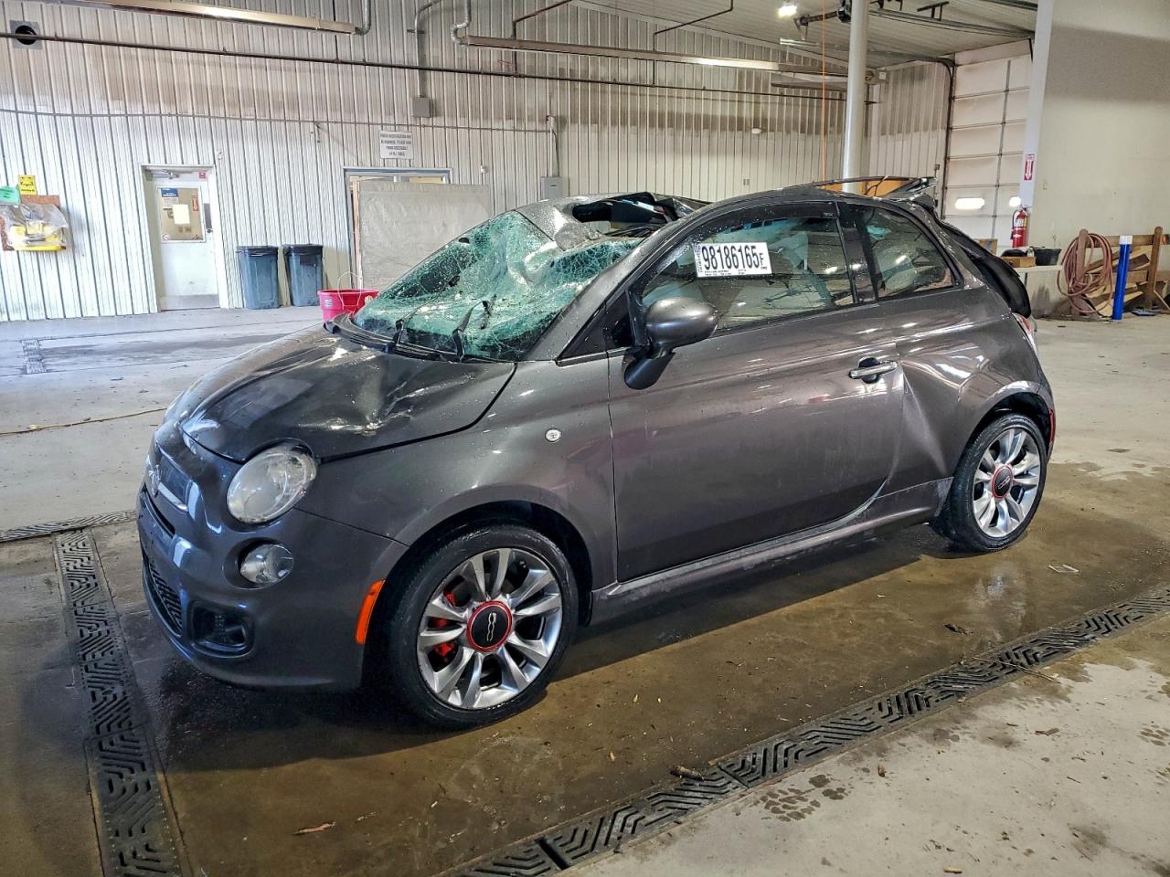 2015 FIAT 500 Sport, VIN 3C3CFFBR8FT523499 — Roof