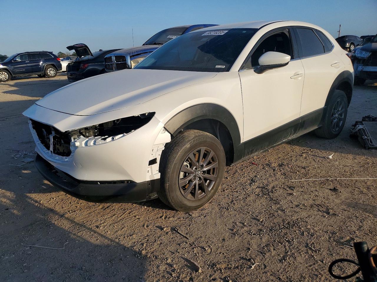 2024 Mazda CX-30 S, VIN 3MVDMBAM0RM692899 — Front end