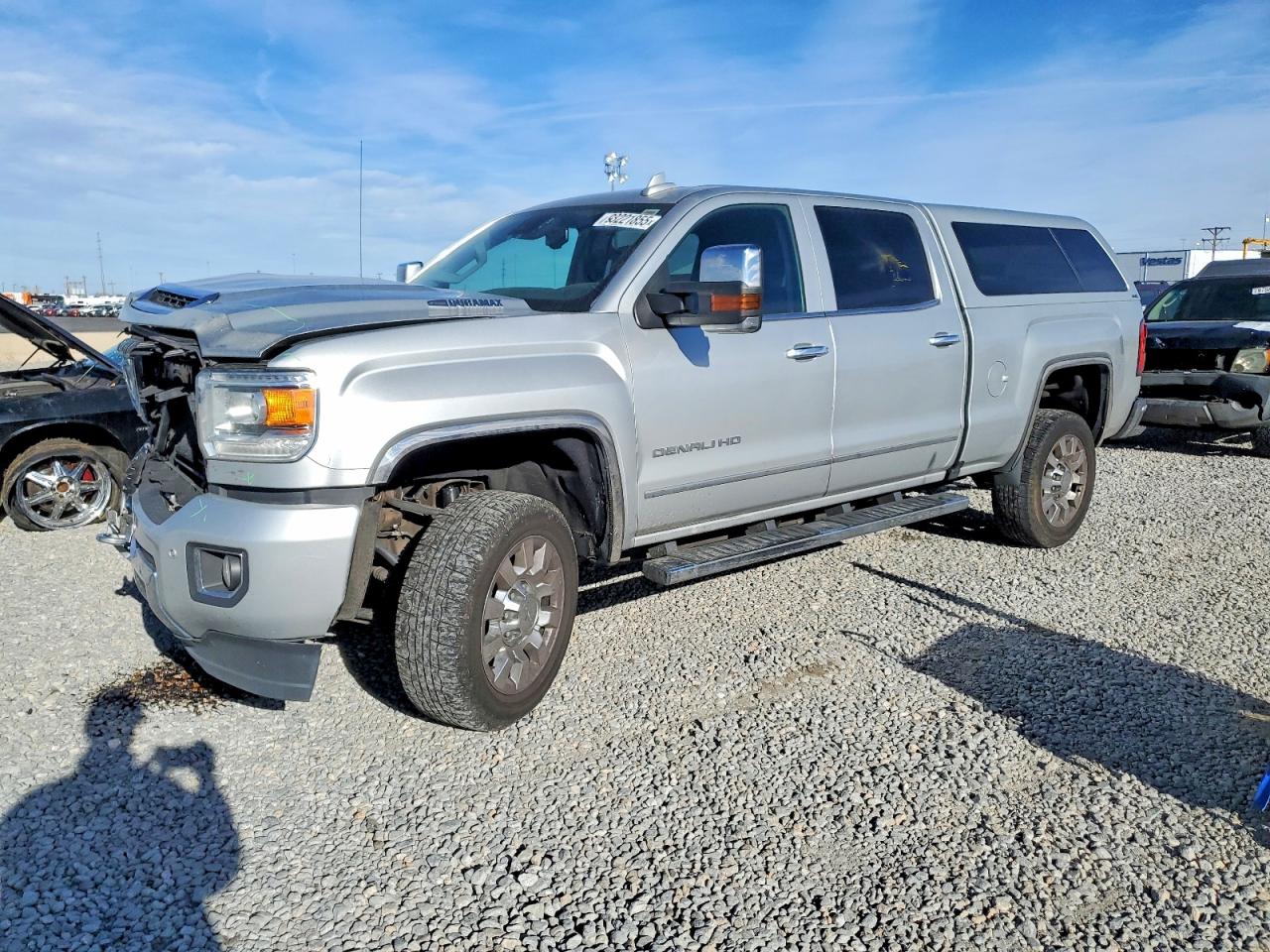 2019 GMC Sierra 2500HD Denali, VIN 1GT12SEY4KF198400 — Front end