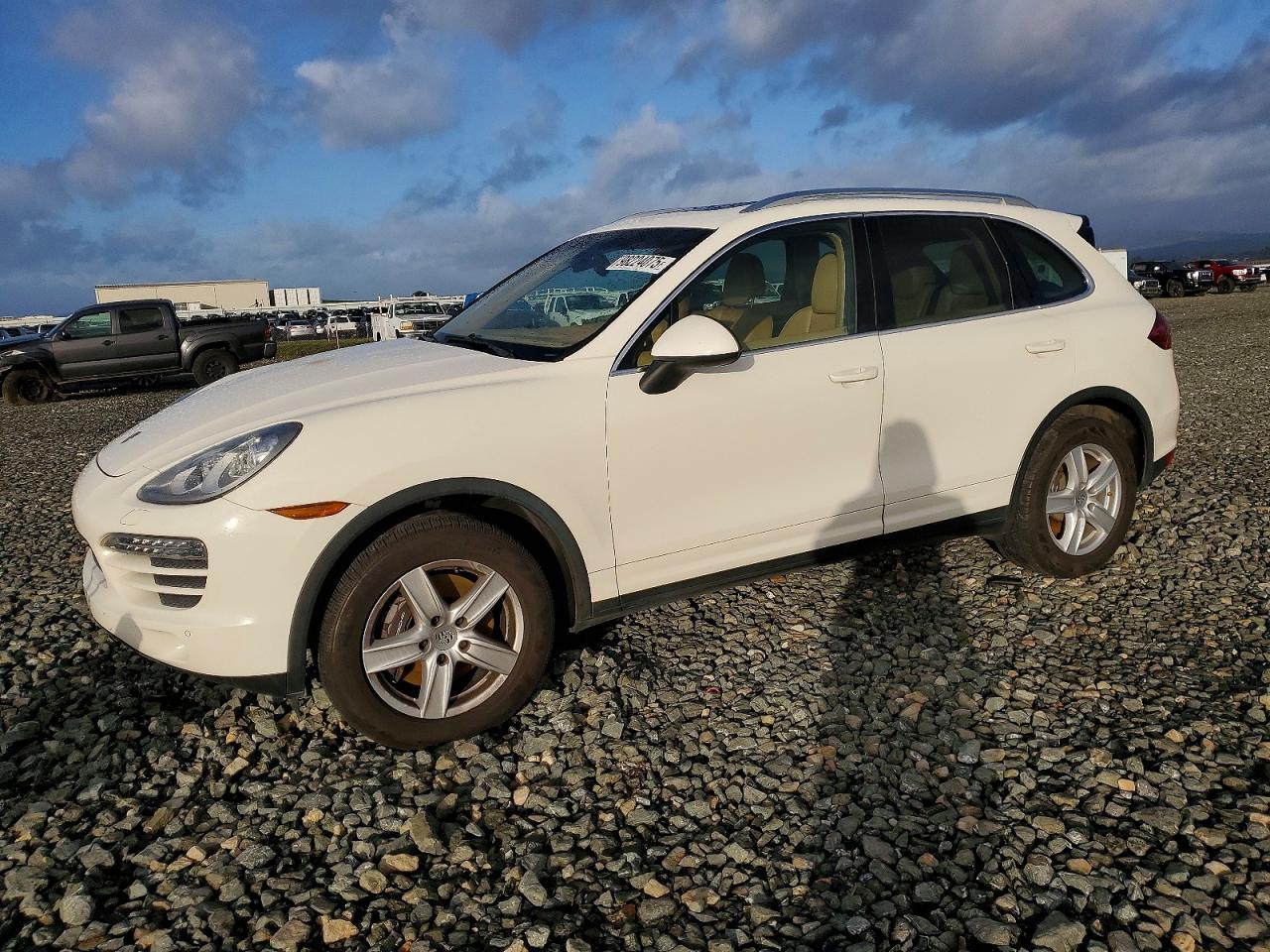2012 Porsche Cayenne, VIN WP1AA2A28CLA04764 — Engine fire