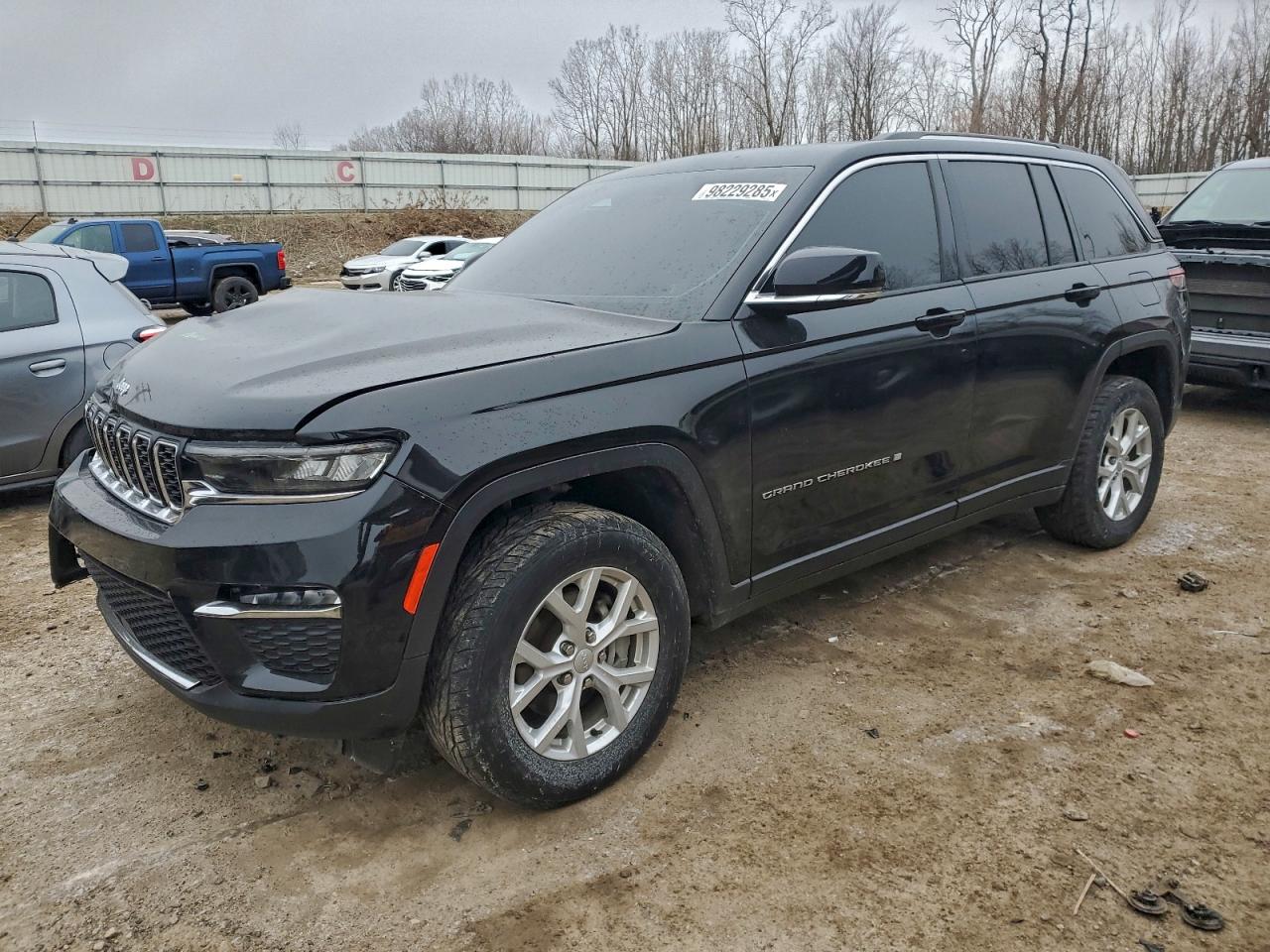 2023 Jeep Grand Cherokee Limited, VIN 1C4RJHBG5PC531068 — Front end