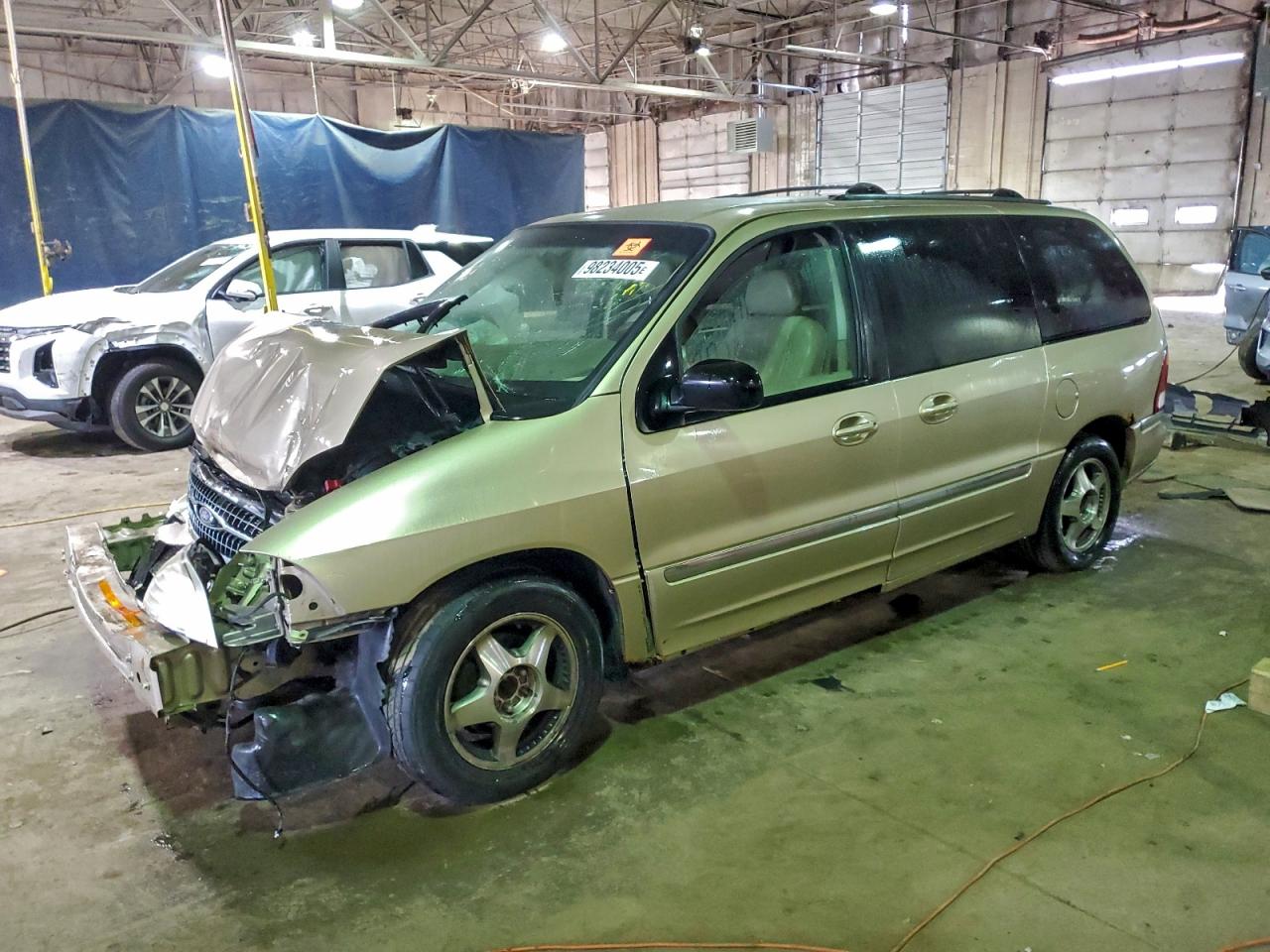 2000 Ford Windstar SEL, VIN 2FMZA5341YBB16457 — Front end
