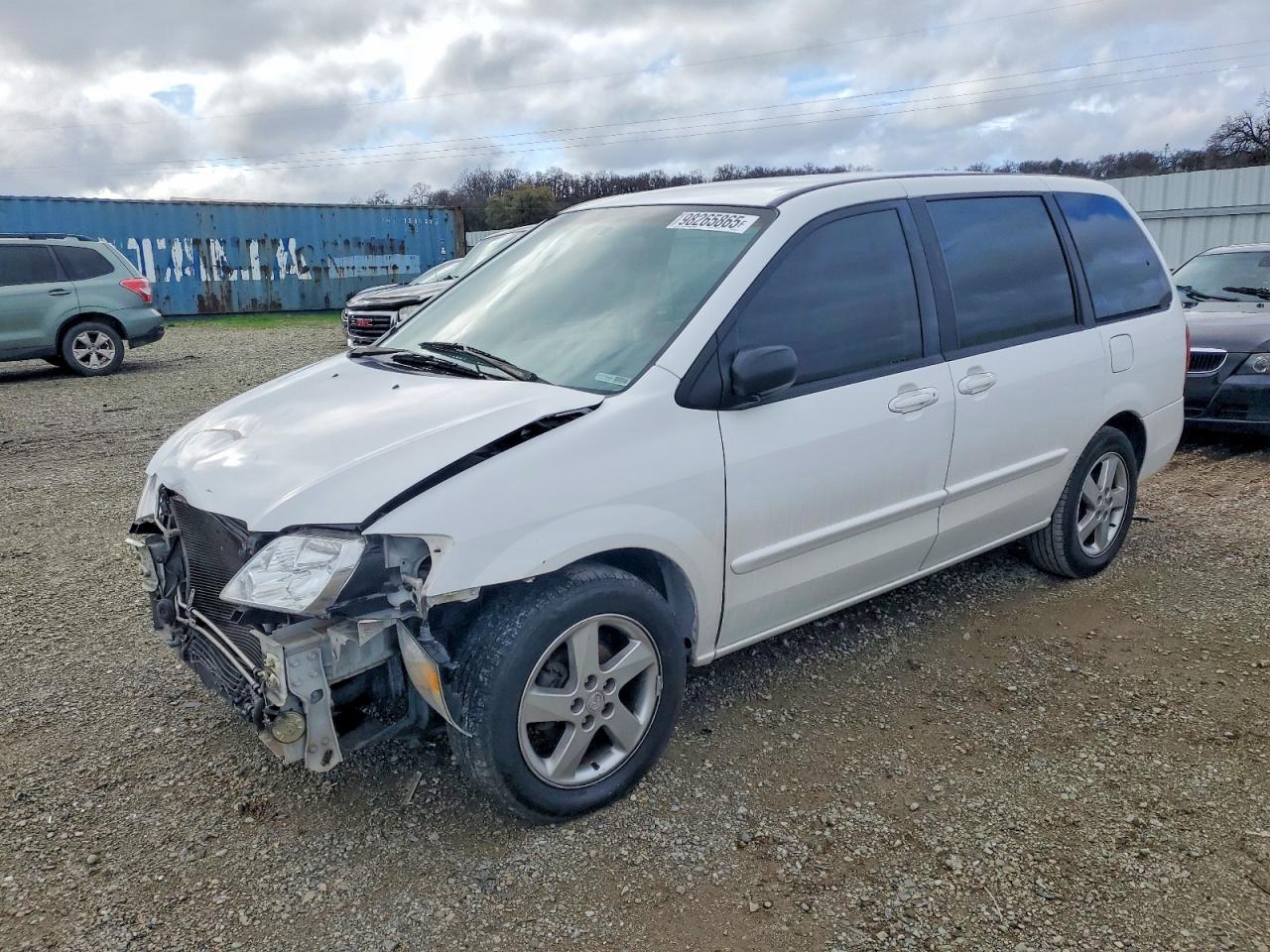 2002 Mazda MPV LX, VIN JM3LW28J420327662 — Front end