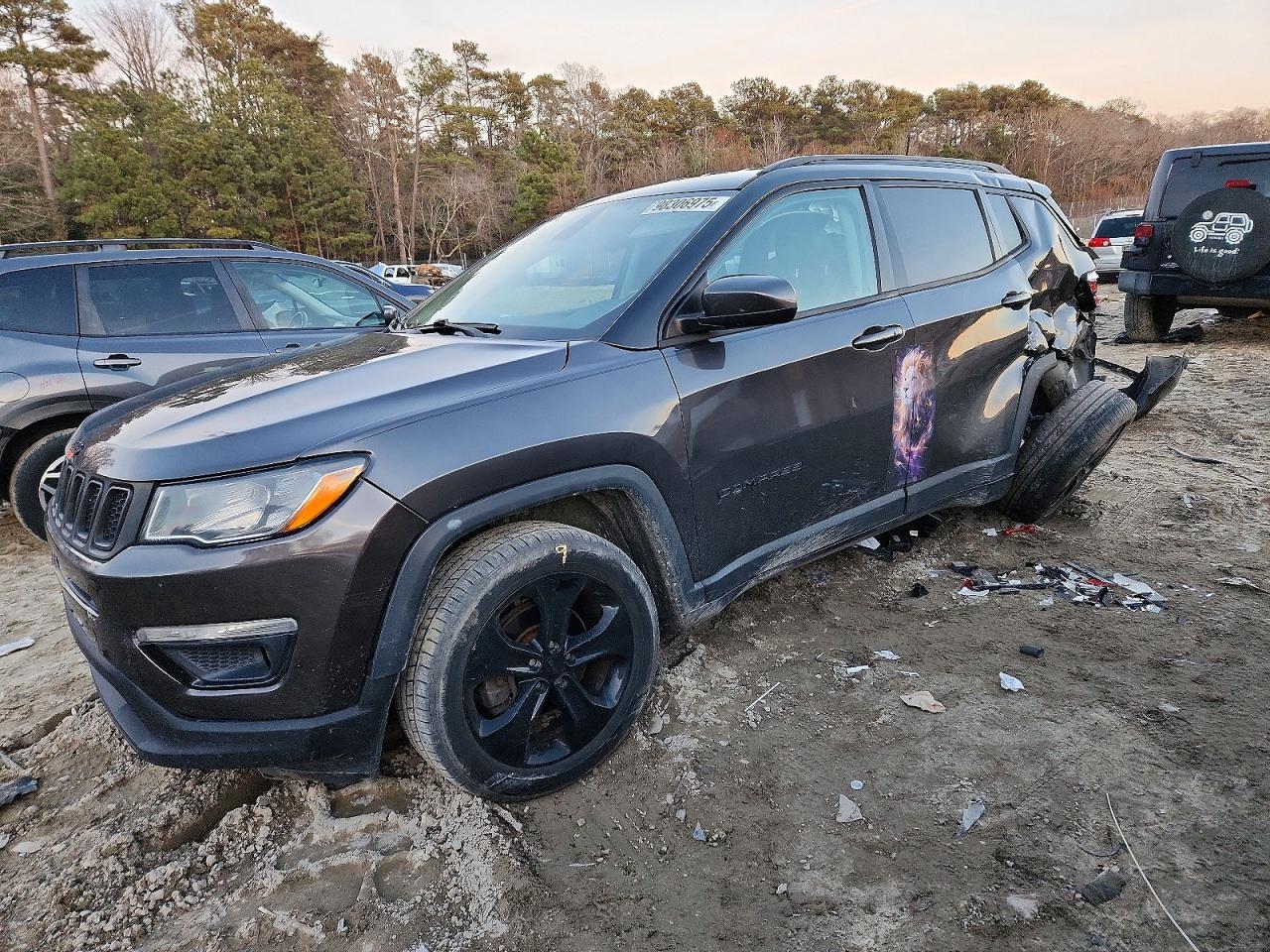 2018 Jeep Compass Altitude, VIN 3C4NJDBB5JT313476 — Rear end