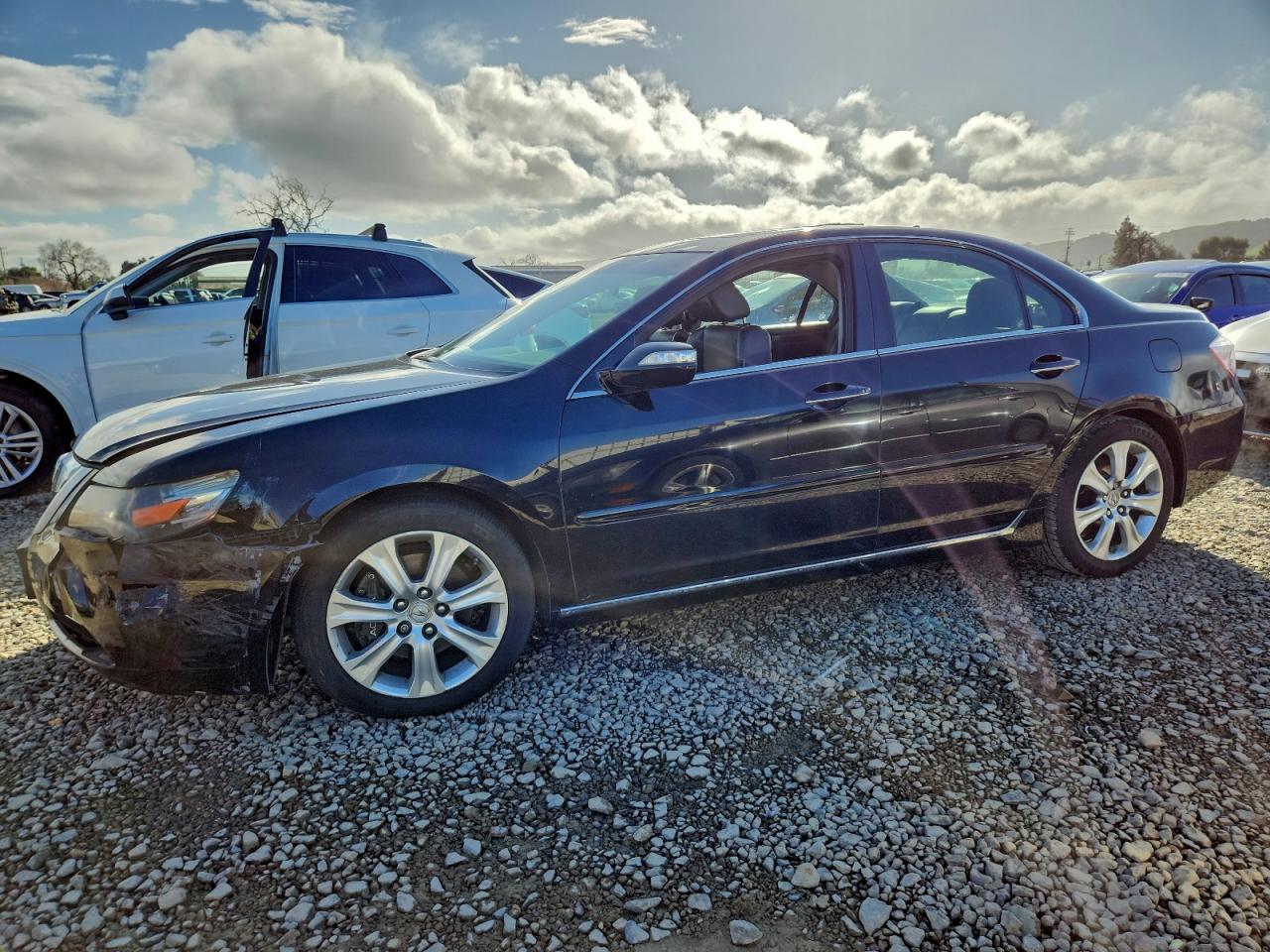 2010 Acura RL Technology, VIN JH4KB2F63AC000101 — Front end