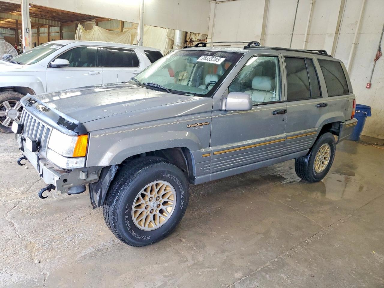 1995 Jeep Grand Cherokee Limited, VIN 1J4GZ78Y9SC782379 — Front end