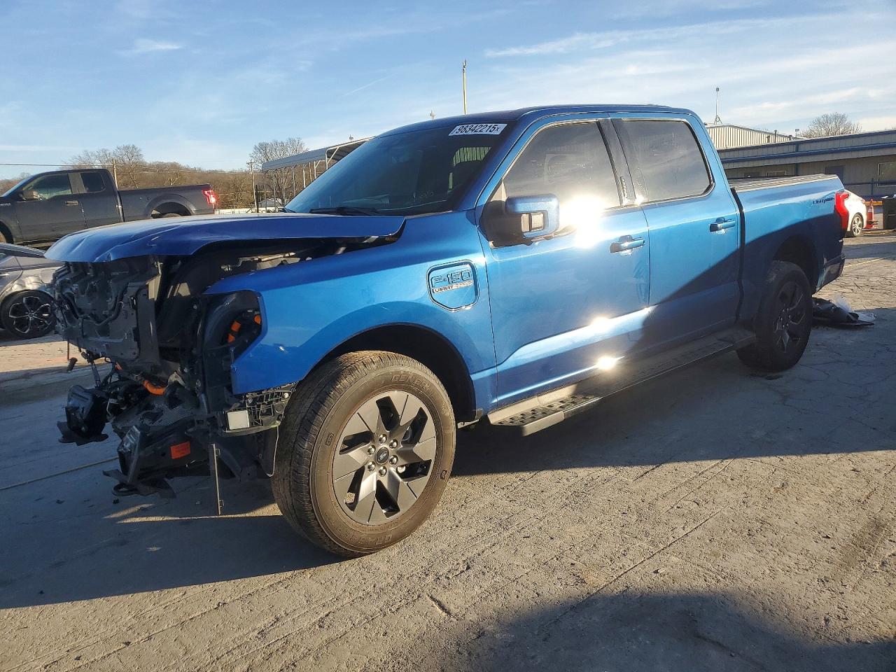 2022 Ford F-150 Lightning Lariat, VIN 1FT6W1EV4NWG00916 — Front end