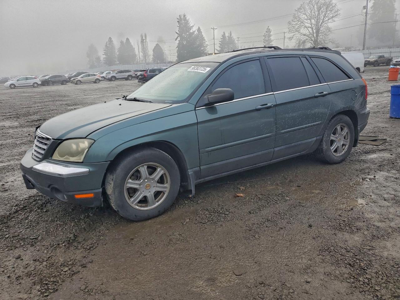 2004 Chrysler Pacifica, VIN 2C8GF68444R290261 — Front end