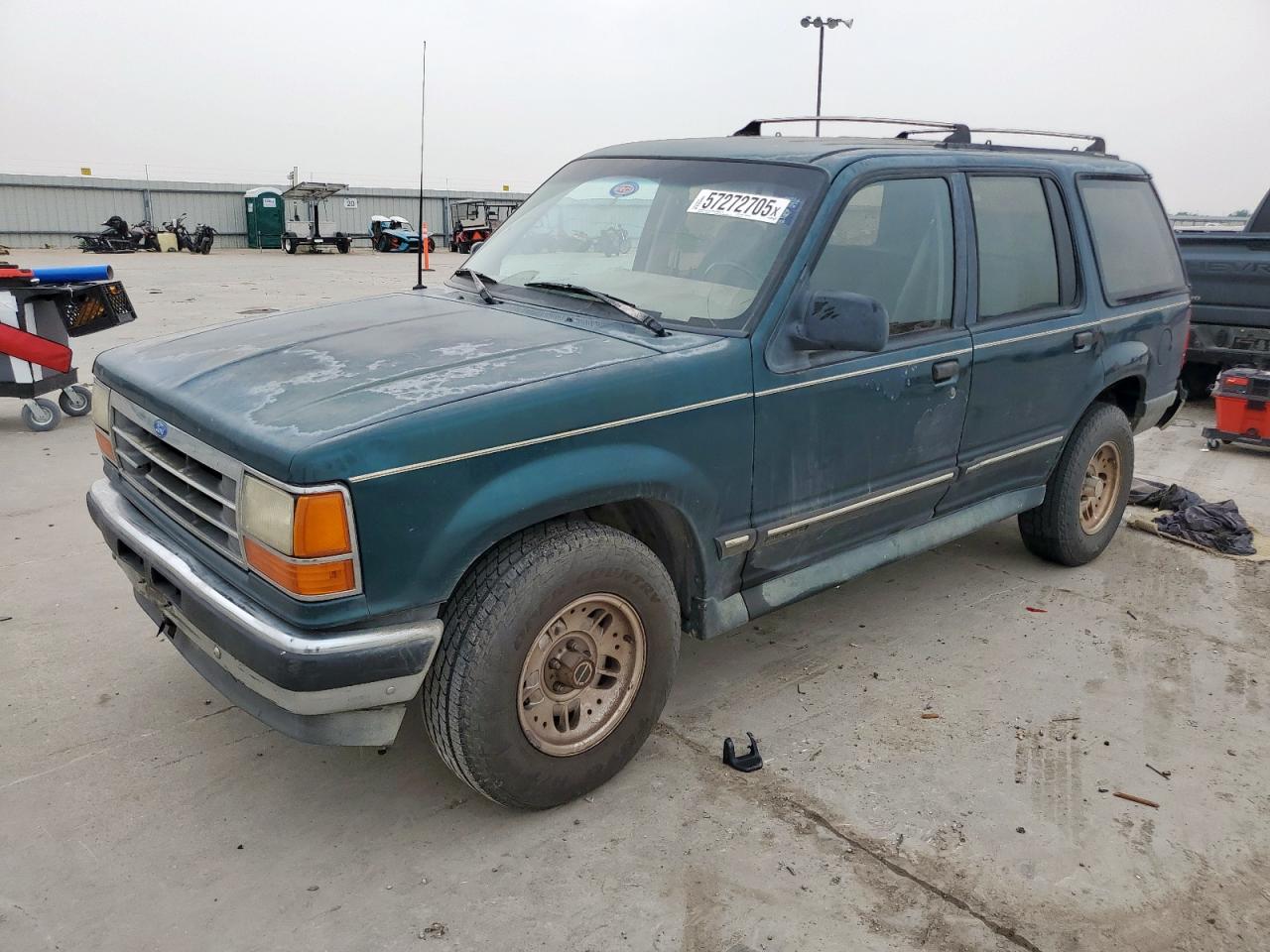 1994 Ford Explorer Eddie Bauer, VIN 1FMDU32X2RUA24741 — Rear end