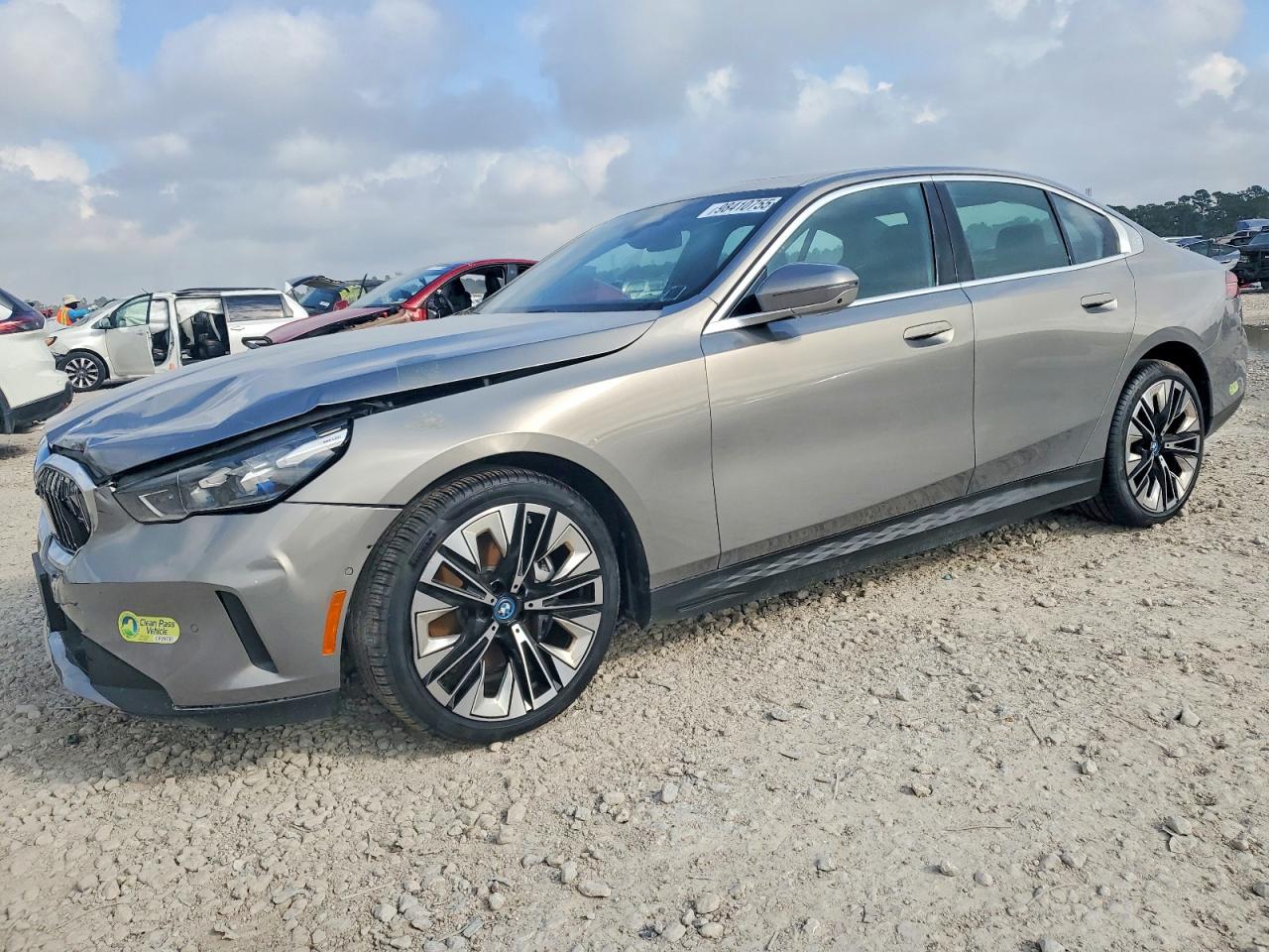2025 BMW i5 xDrive40, VIN WBY13HG09SCT34897 — Front end