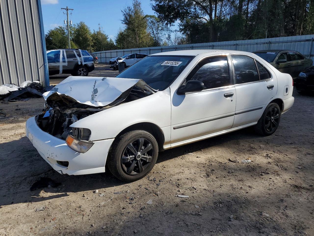 1998 Nissan Sentra XE, VIN 3N1AB41D1WL056177 — Перед