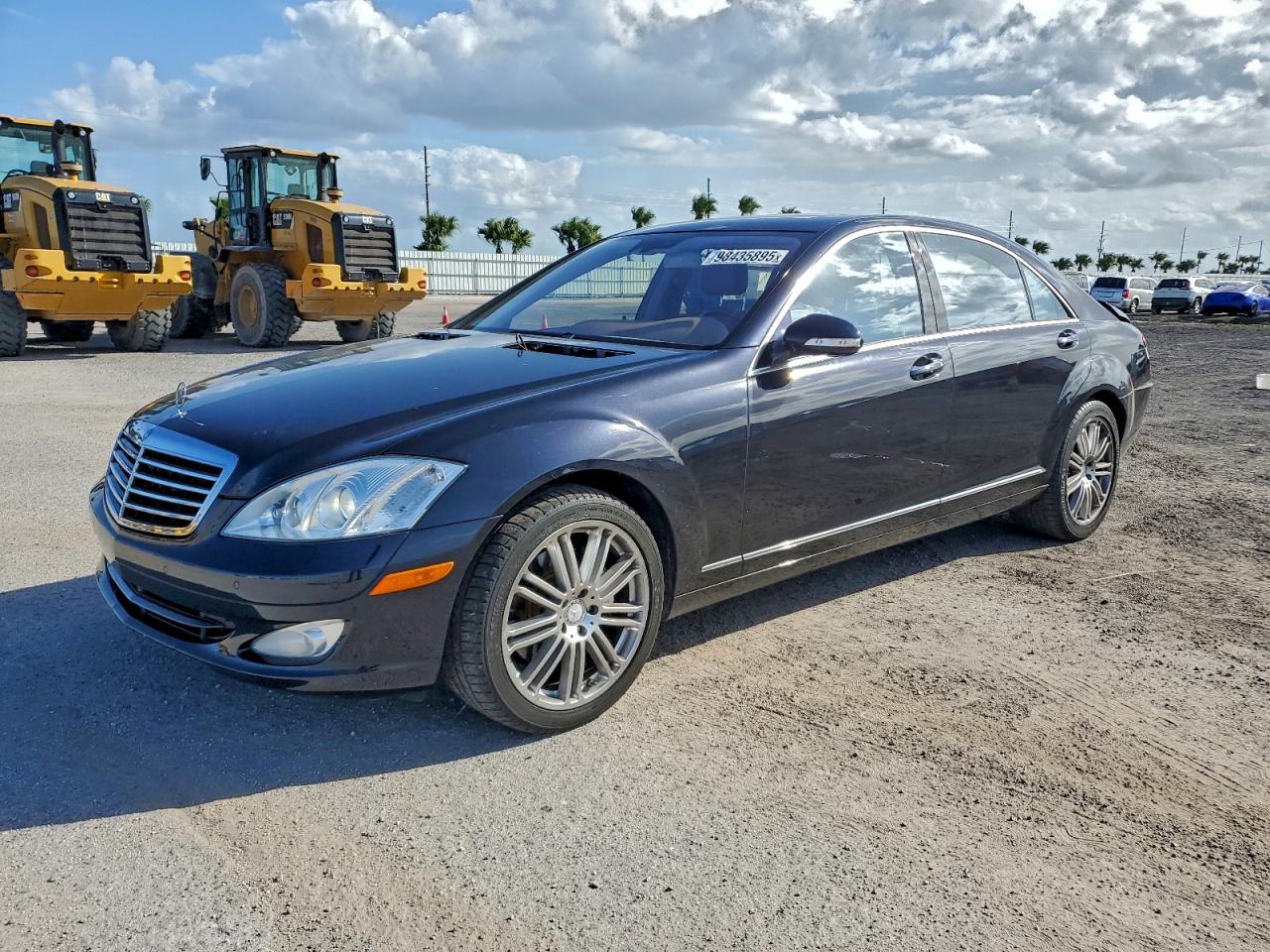 2008 Mercedes-Benz S 550, VIN WDDNG71X88A205227 — Rear end