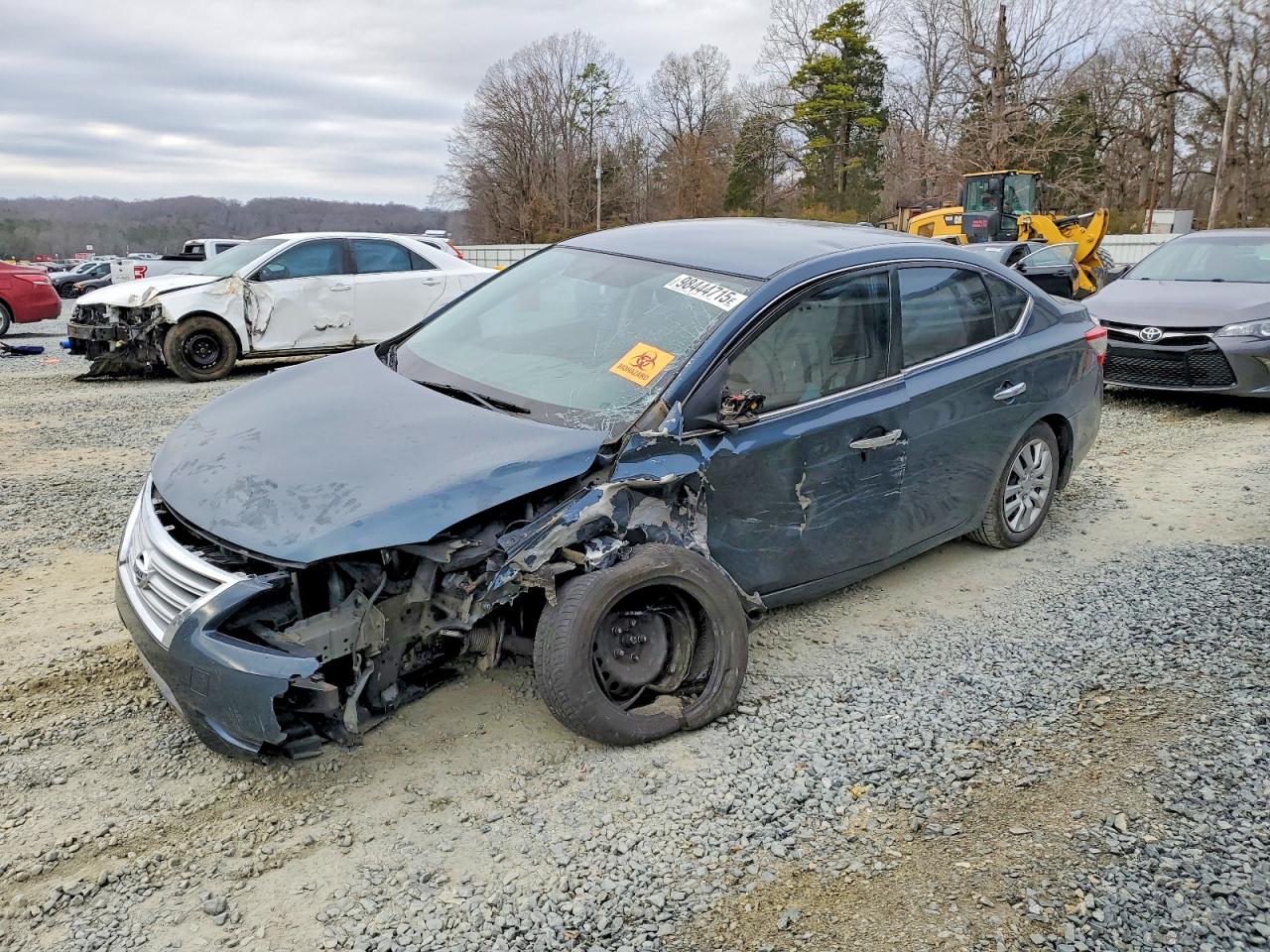 2015 Nissan Sentra SV, VIN 3N1AB7AP0FL675736 — Front end