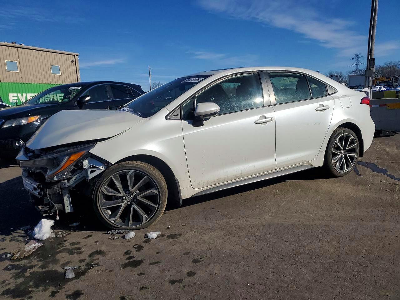2022 Toyota Corolla SE, VIN JTDM4MCE5NJ096052 — Front end