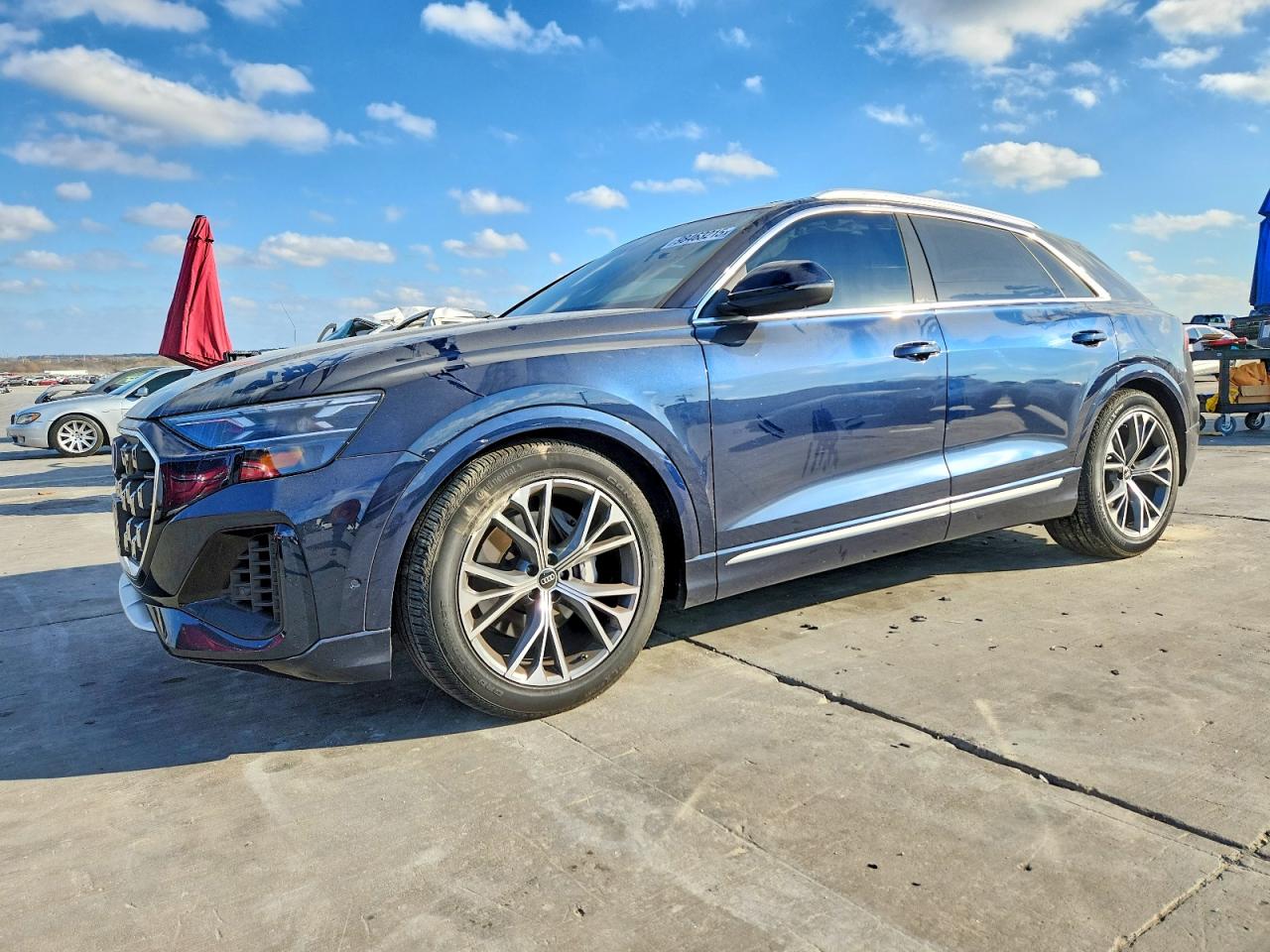2024 Audi Q8 Prestige, VIN WA1CVBF17RD005190 — Бок