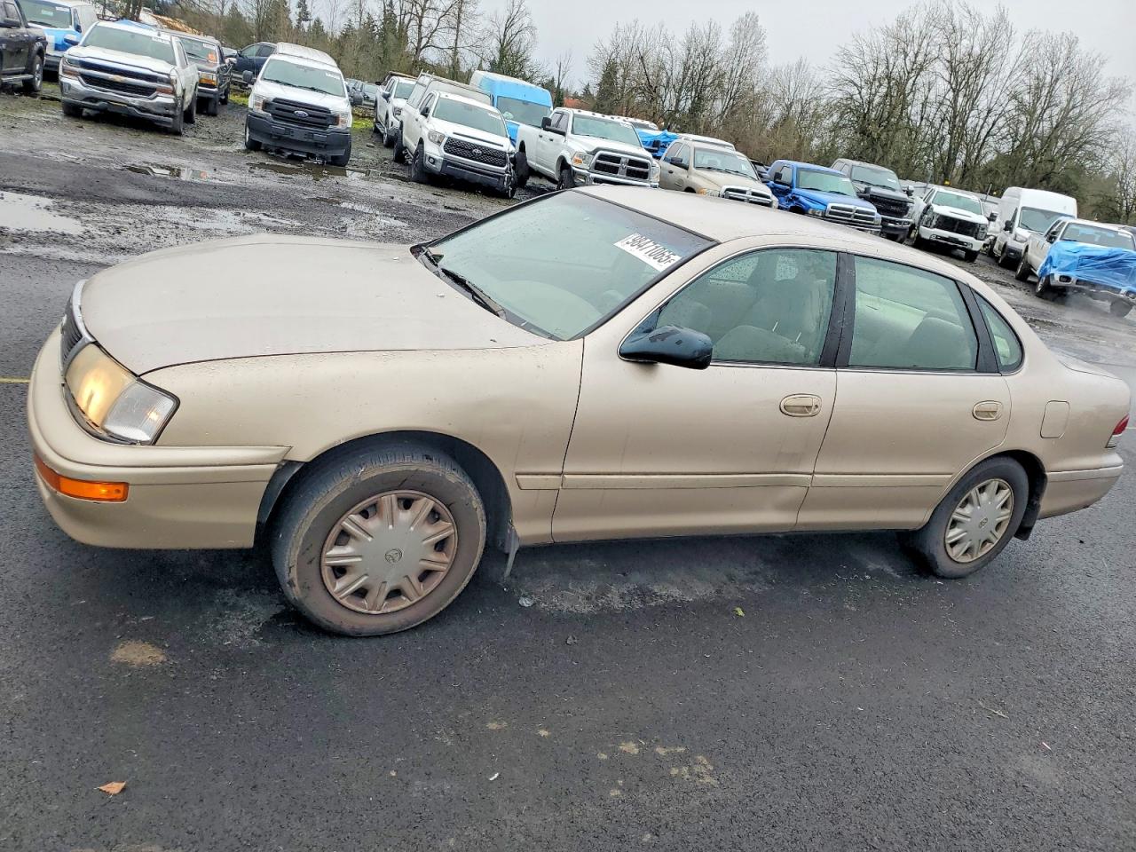1997 Toyota Avalon XLS, VIN 4T1BF12B0VU187568 — Front end