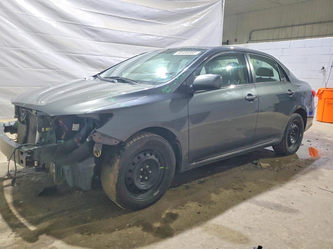 2013 Toyota Corolla LE, VIN 2T1BU4EE2DC926744 — Front end