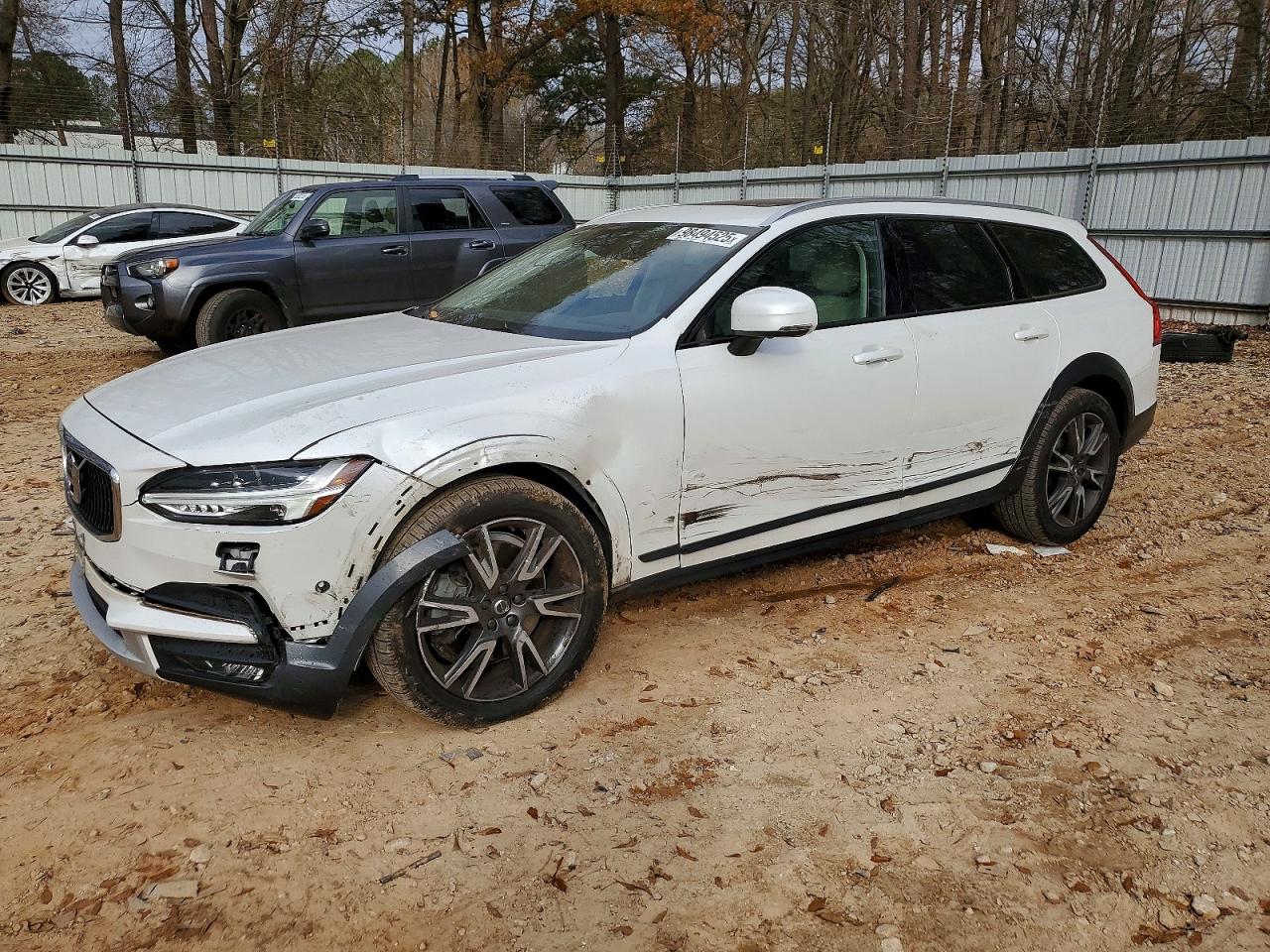 2017 Volvo V90, VIN YV4A22NL5H1003752 — Перед