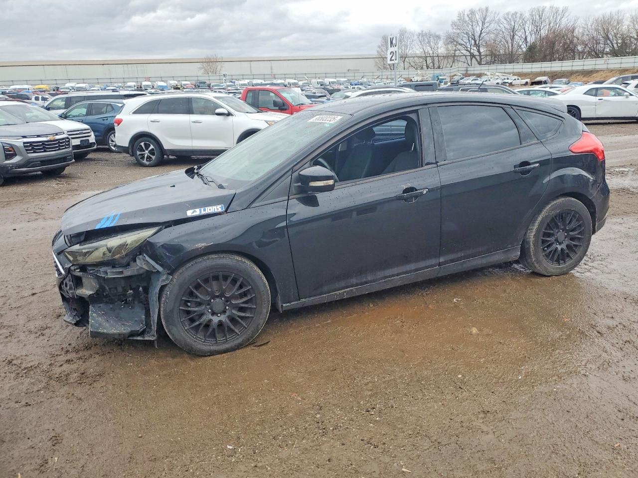 2016 Ford Focus SE, VIN 1FADP3K2XGL248123 — Front end