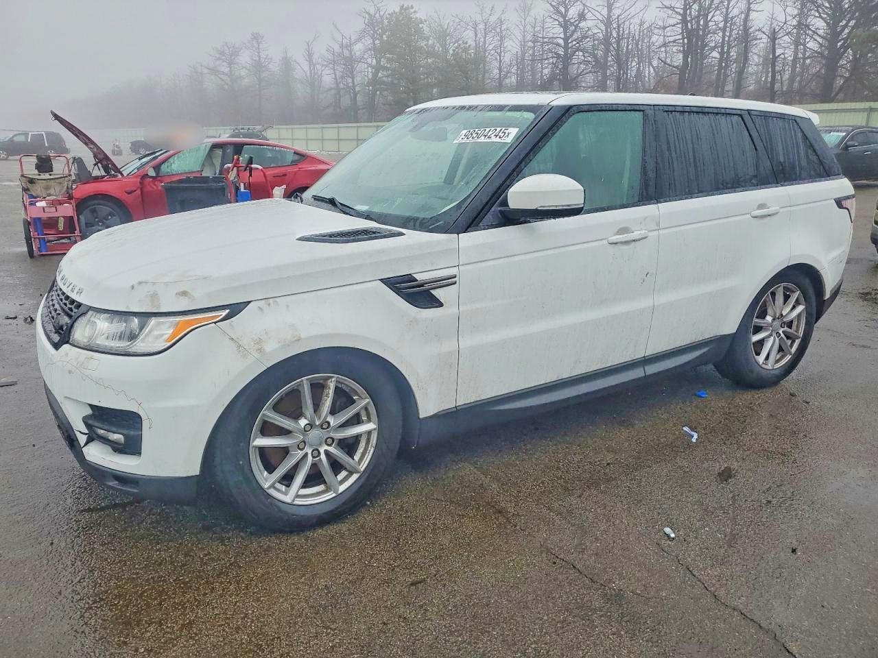 2016 Land Rover Range Rover Sport SE, VIN SALWG2VF8GA634068 — Rear end