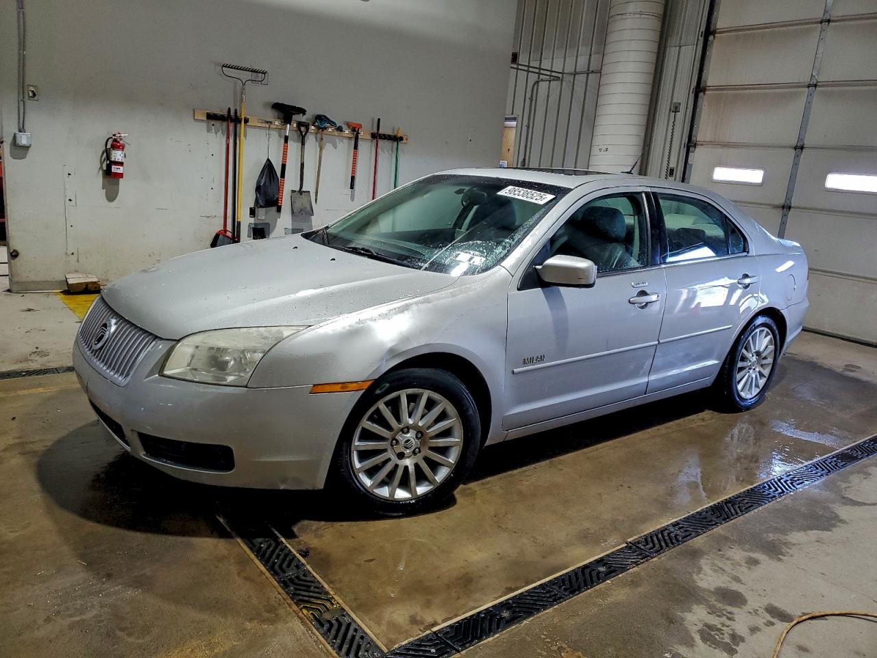 2008 Mercury Milan Premier, VIN 3MEHM021X8R636156 — Undercarriage