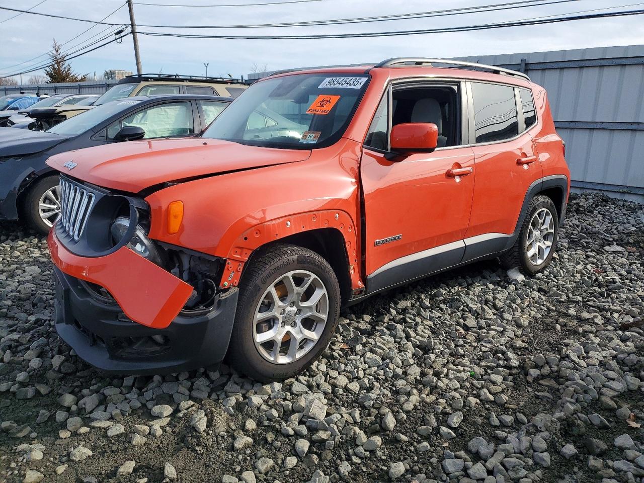 2017 Jeep Renegade Latitude, VIN ZACCJABB8HPG13472 — Front end