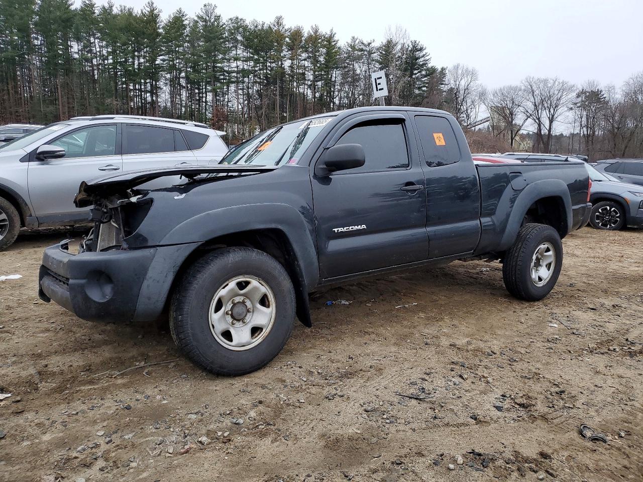 2005 Toyota Tacoma, VIN 5TEUX42N25Z045820 — Front end