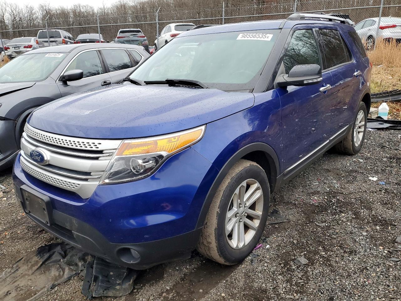 2015 Ford Explorer XLT, VIN 1FM5K8D87FGB94794 — Front end