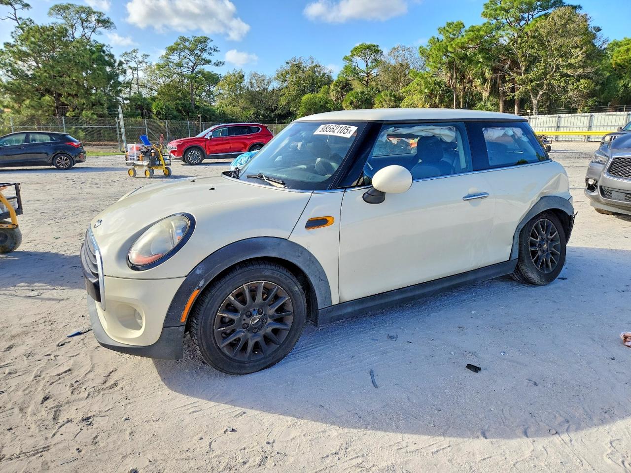 2017 MINI Hardtop Cooper, VIN WMWXP5C5XH3B77728 — Механическое