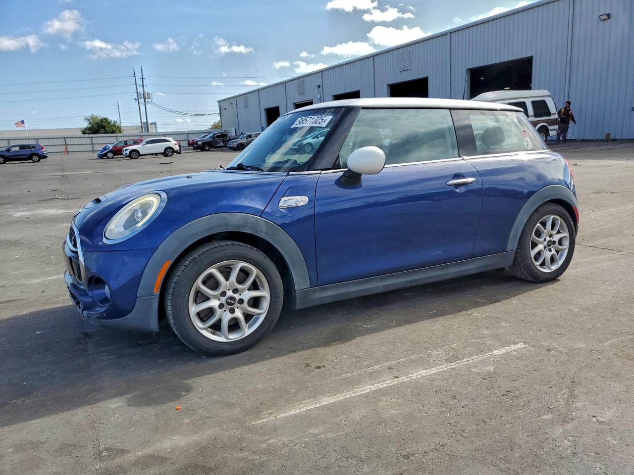 2015 MINI Hardtop S, VIN WMWXP7C55F2A38377 — Зад