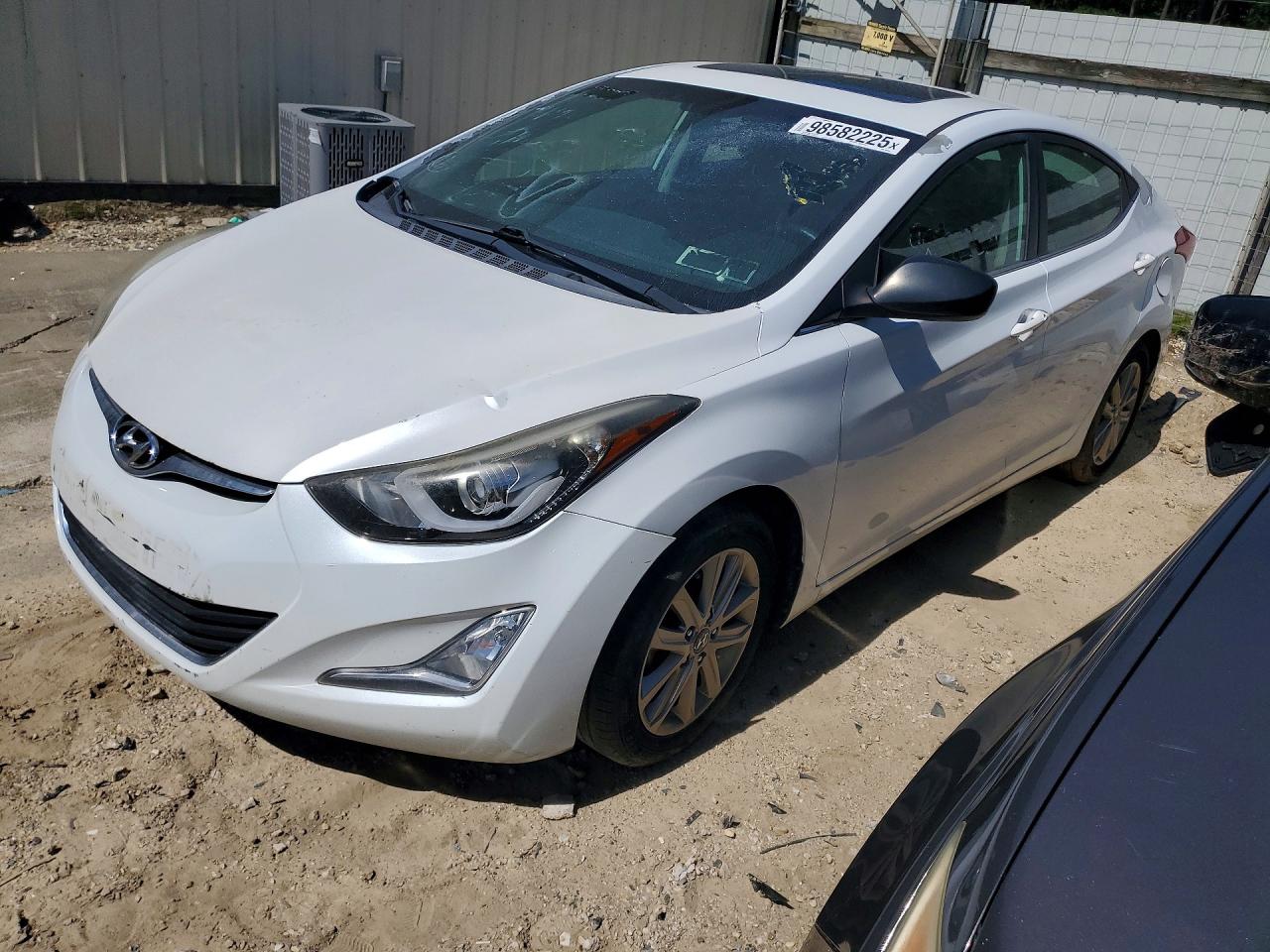 2015 Hyundai Elantra SE, VIN 5NPDH4AE6FH586369 — Vandalism