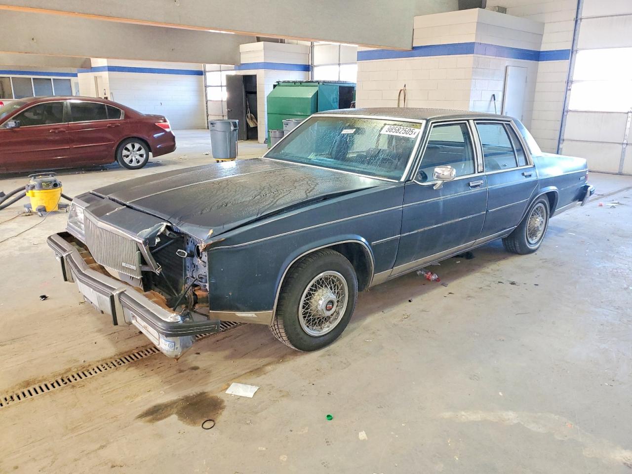 1985 Buick LeSabre Limited Collectors Edition, VIN 1G4BP69Y8FX494068 — Перед