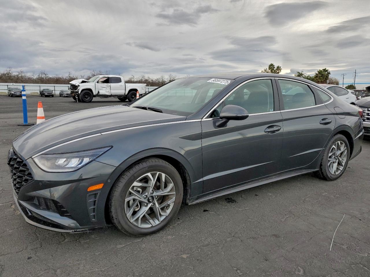 2022 Hyundai Sonata SEL, VIN KMHL64JA6NA216555 — Prior damage history