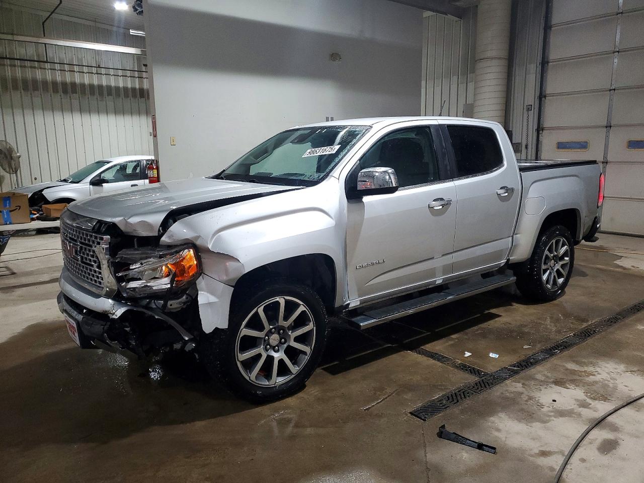 2018 GMC Canyon 4WD Denali, VIN 1GTG6EEN8J1279482 — Front end
