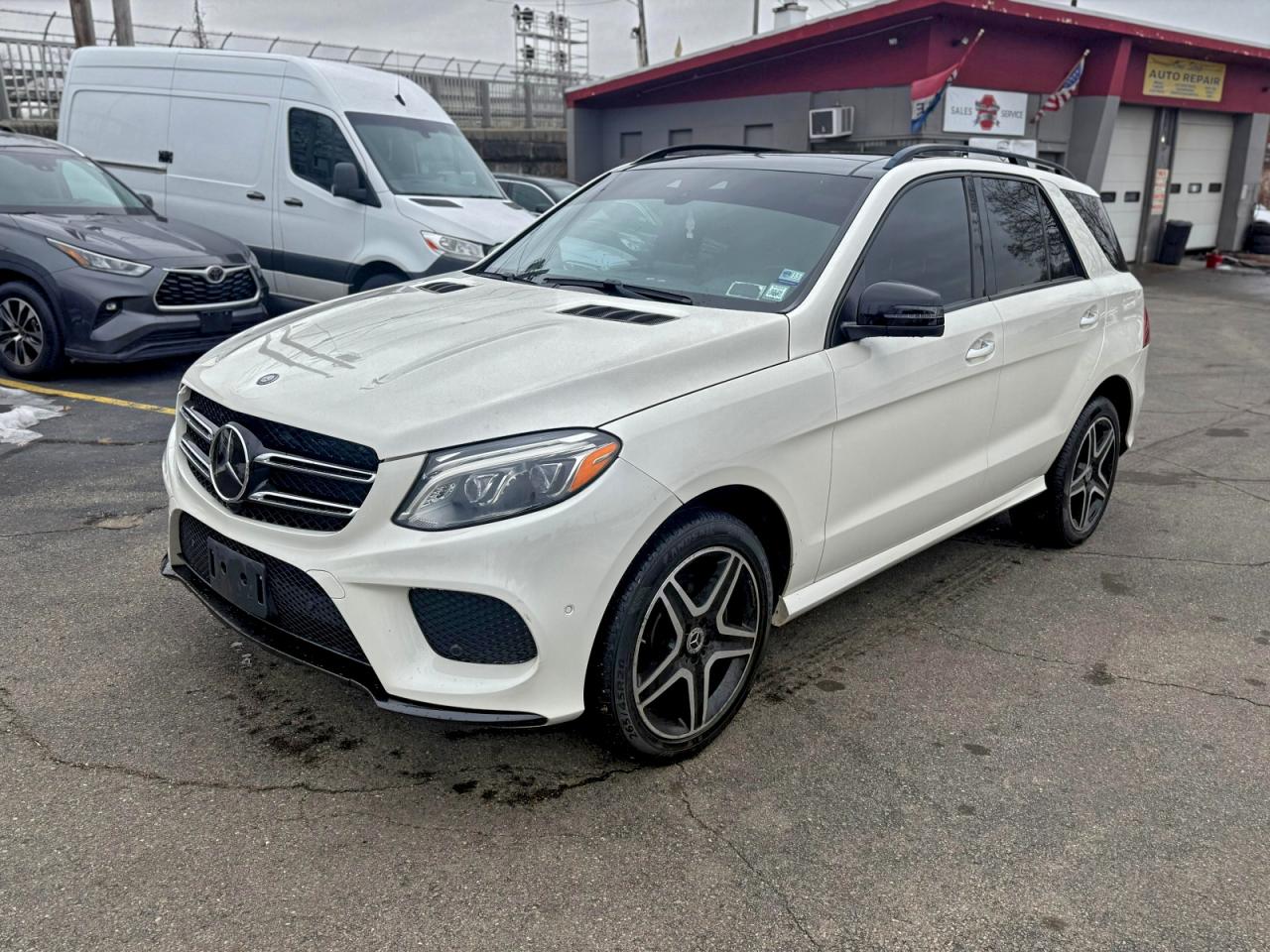 2017 Mercedes-Benz GLE 350, VIN 4JGDA5HB9HA933446 — Minor dents and scratches