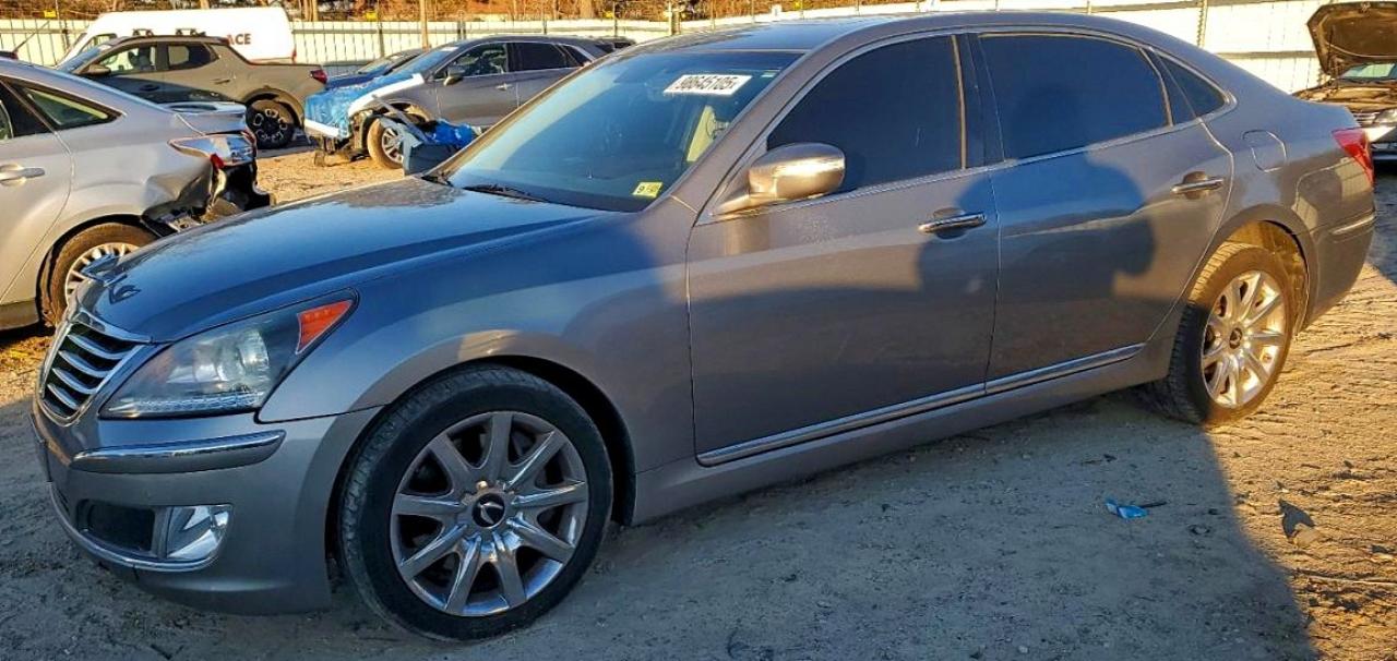 2012 Hyundai Equus Signature, VIN KMHGH4JH8CU052732 — Front end