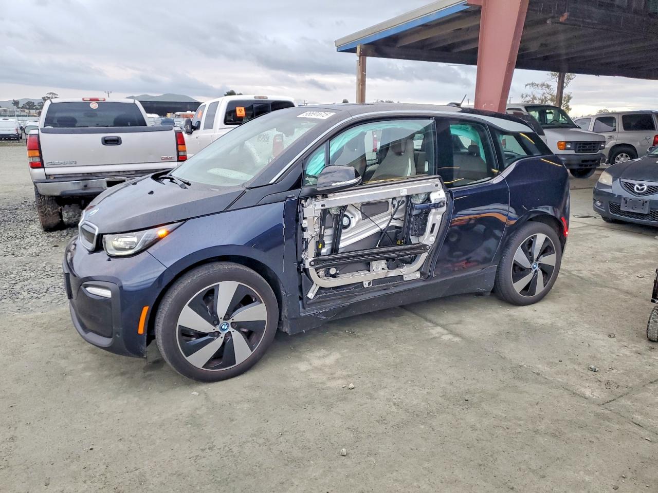 2020 BMW i3, VIN WBY8P2C07L7G88498 — Side
