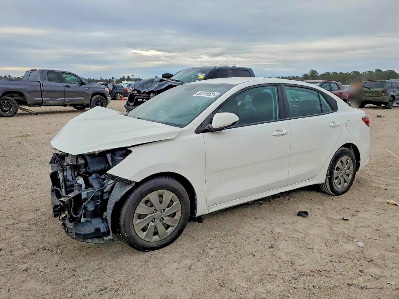 2019 Kia Rio S, VIN 3KPA24AB9KE181843 — Частичный ремонт