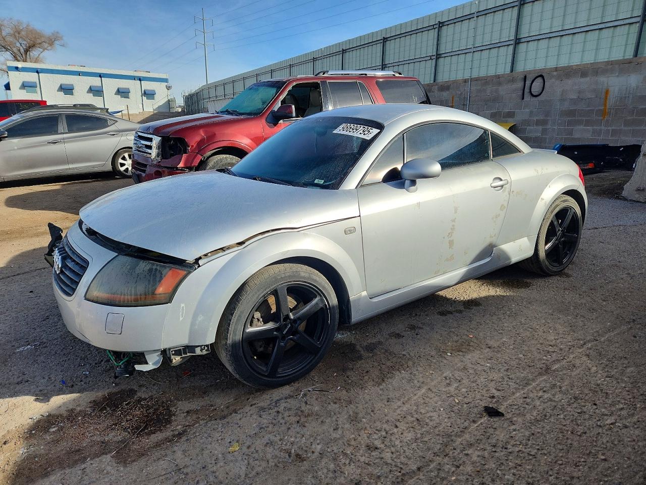 2002 Audi TT, VIN TRUWT28N521030000 — Перед