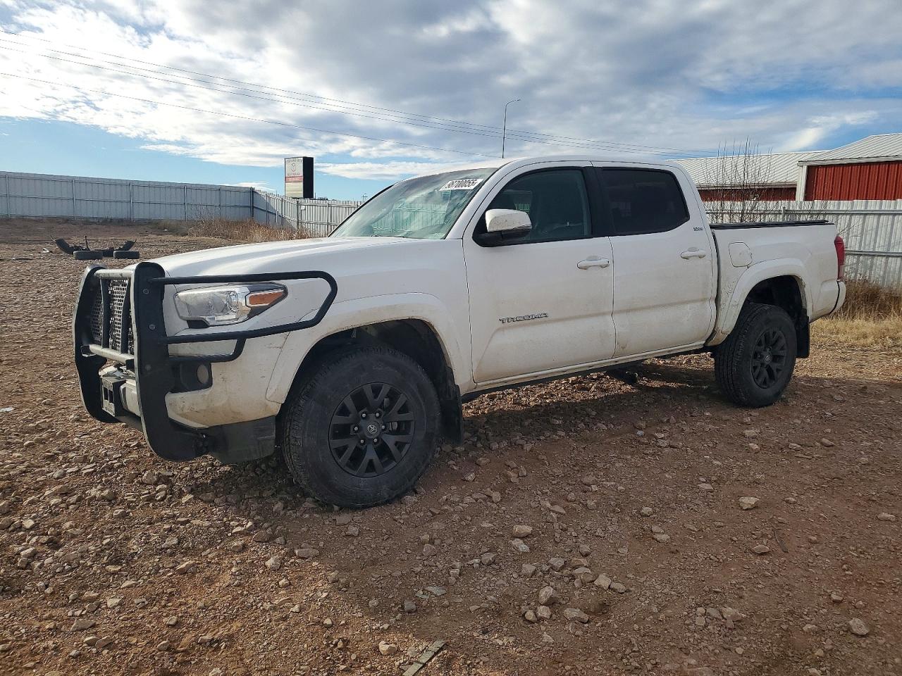 2022 Toyota Tacoma TRD Off Road, VIN 3TYCZ5AN7NT070842 — Перед