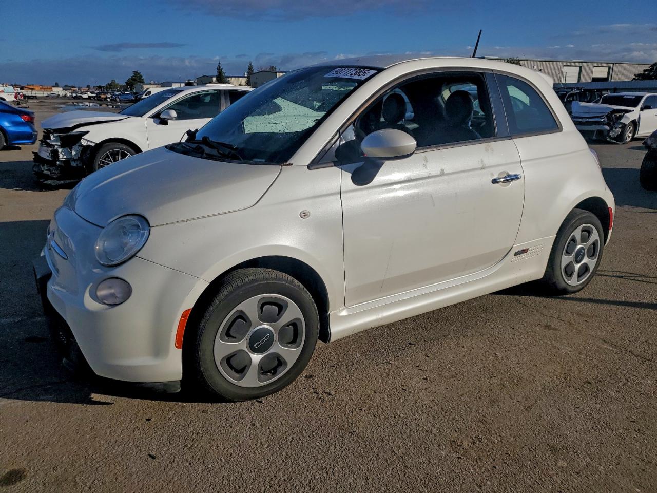 2015 FIAT 500e, VIN 3C3CFFGE0FT503768 — Normal wear