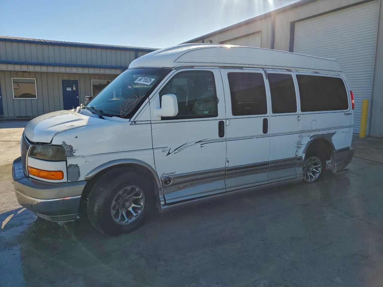 2005 GMC Savana Cargo YF7 Upfitter, VIN 1GDFH15T951186694 — Side
