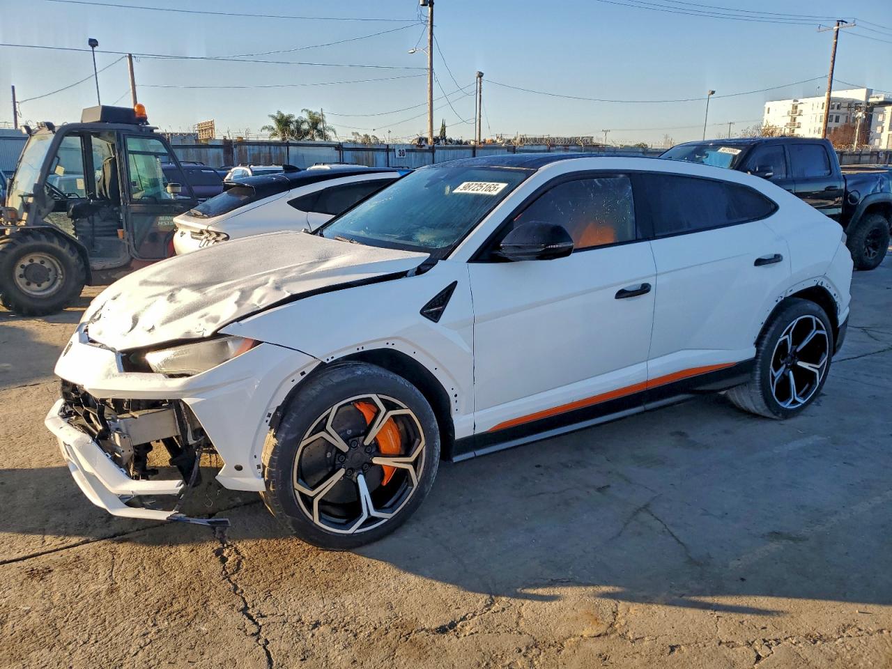 2019 Lamborghini Urus, VIN ZPBUA1ZL9KLA04432 — Front end