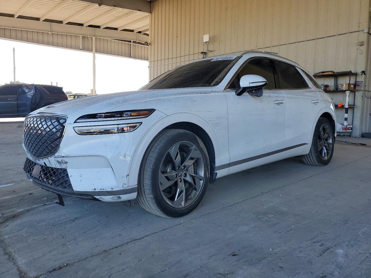 2024 Genesis GV70 Advanced, VIN 5NMMCET15RH003323 — Front end