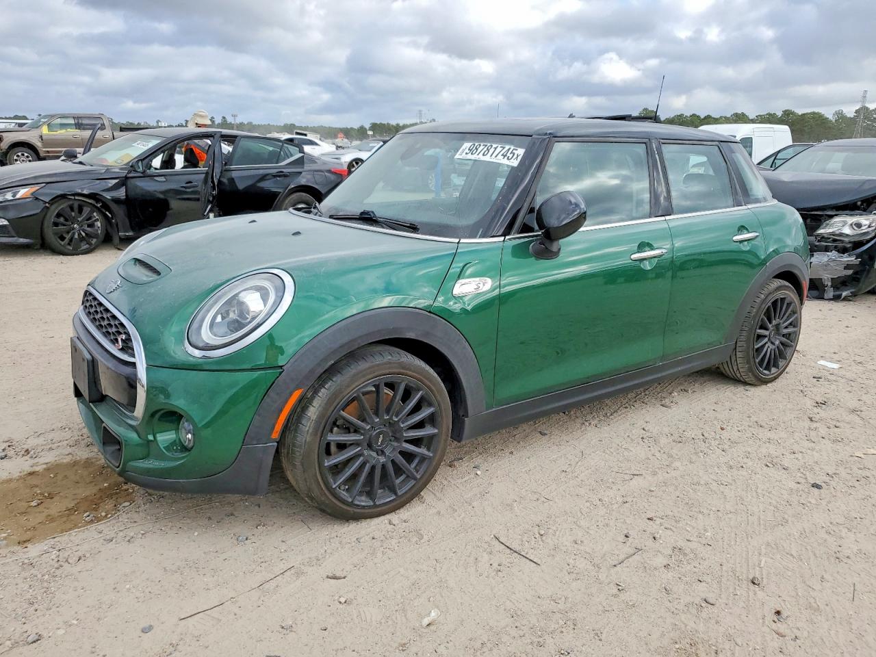 2020 MINI Hardtop 4 Door Cooper S, VIN WMWXU9C05L2L46571 — Water / flood