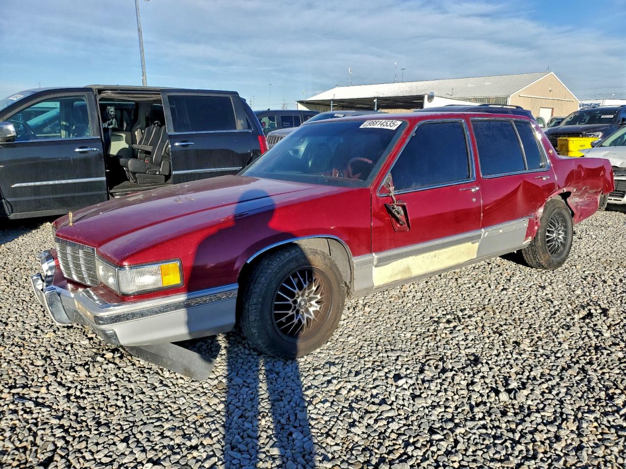 1992 Cadillac DeVille, VIN 1G6CD53B1N4285869 — Бок