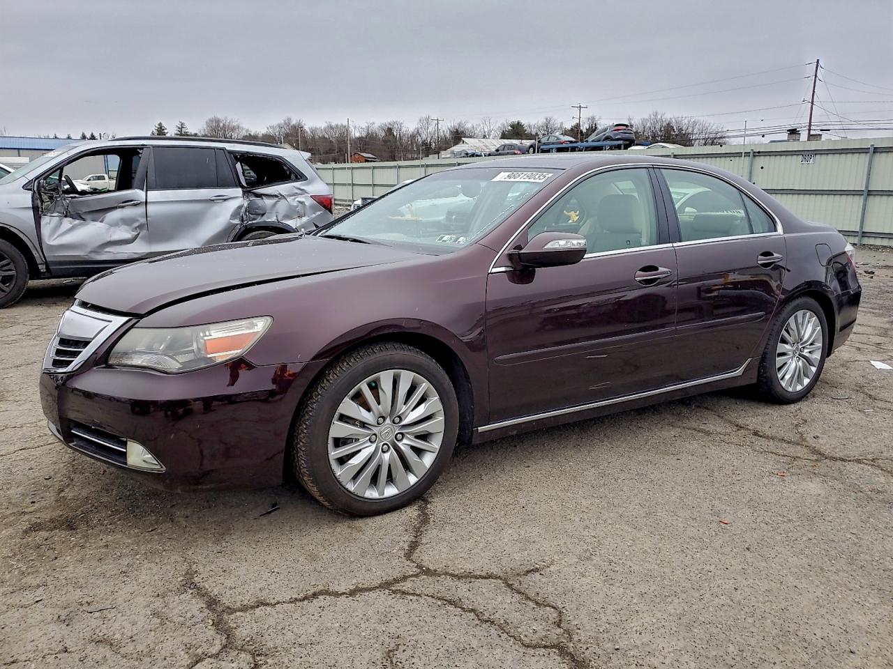 2011 Acura RL Technology, VIN JH4KB2F60BC000574 — Front end