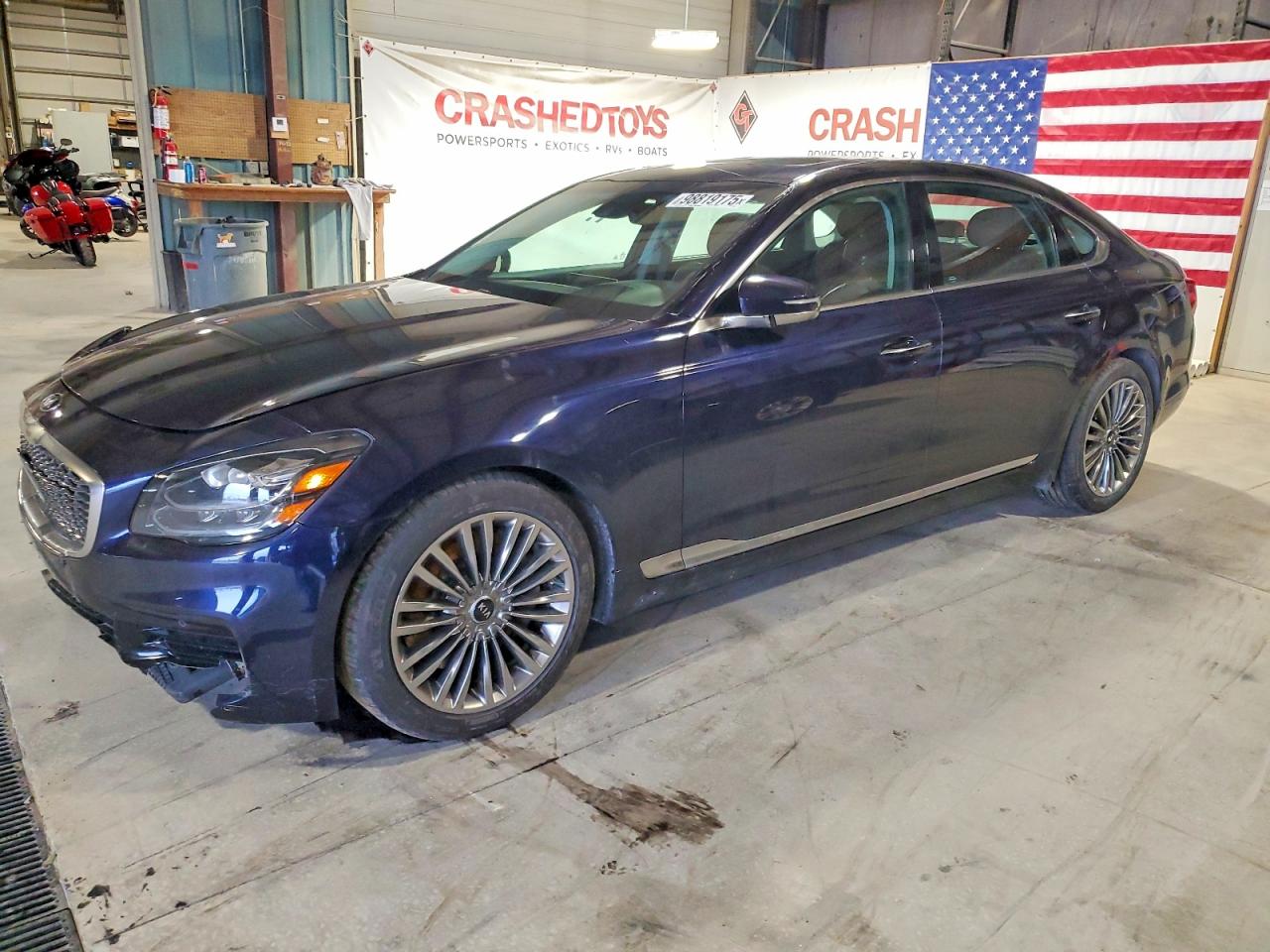 2019 Kia K900 Luxury, VIN KNAS34J69K6008007 — Front end